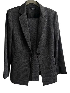 Tahari Dark Gray Textured Women's Pantsuit (Blazer + Pants)